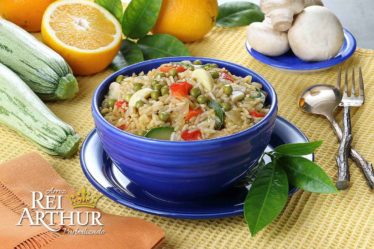 receita Arroz com legumes e suco de laranja