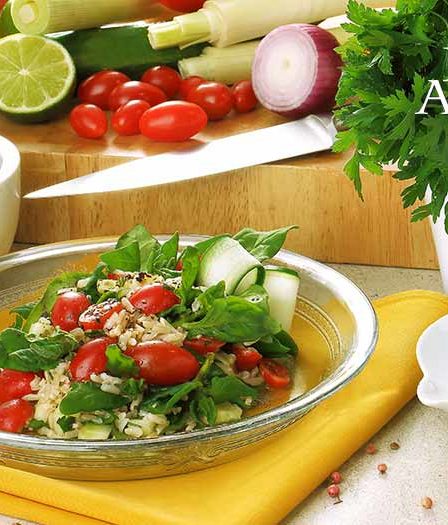 Salada de arroz integral com espinafre