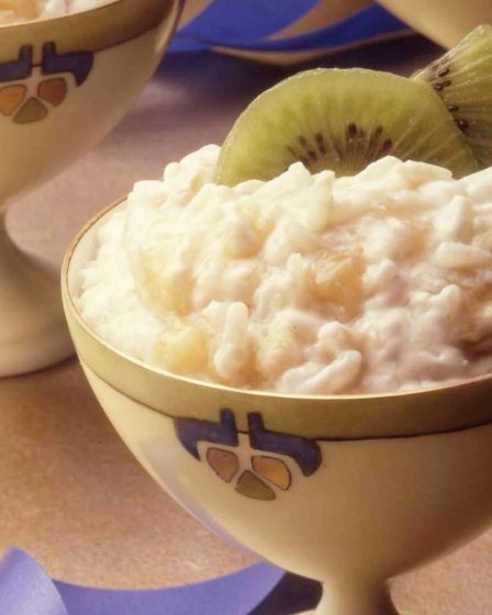 Receita Pudim de arroz com banana e kiwi