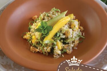 Salada de arroz Integral, manga e abacate